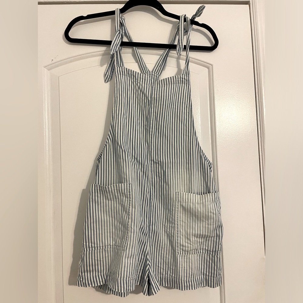 Aerie size S striped overall shorts with tie straps